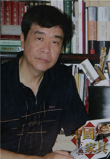 8、本文作者姜維群,民國家具研究專家、收藏家。《今晚經濟周刊》社長。